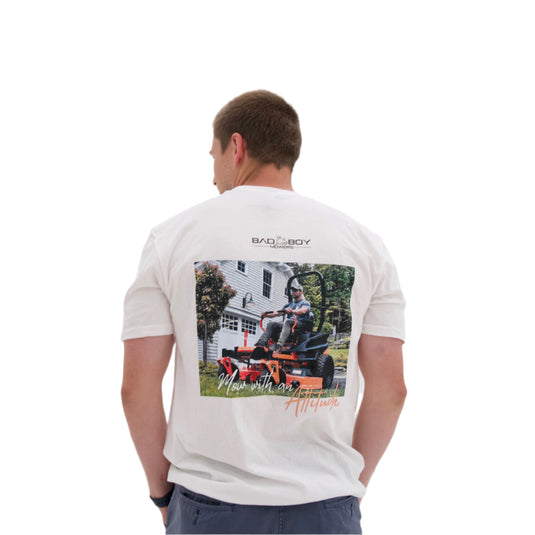 MOW WITH AN ATTITUDE GRAPHIC TEE